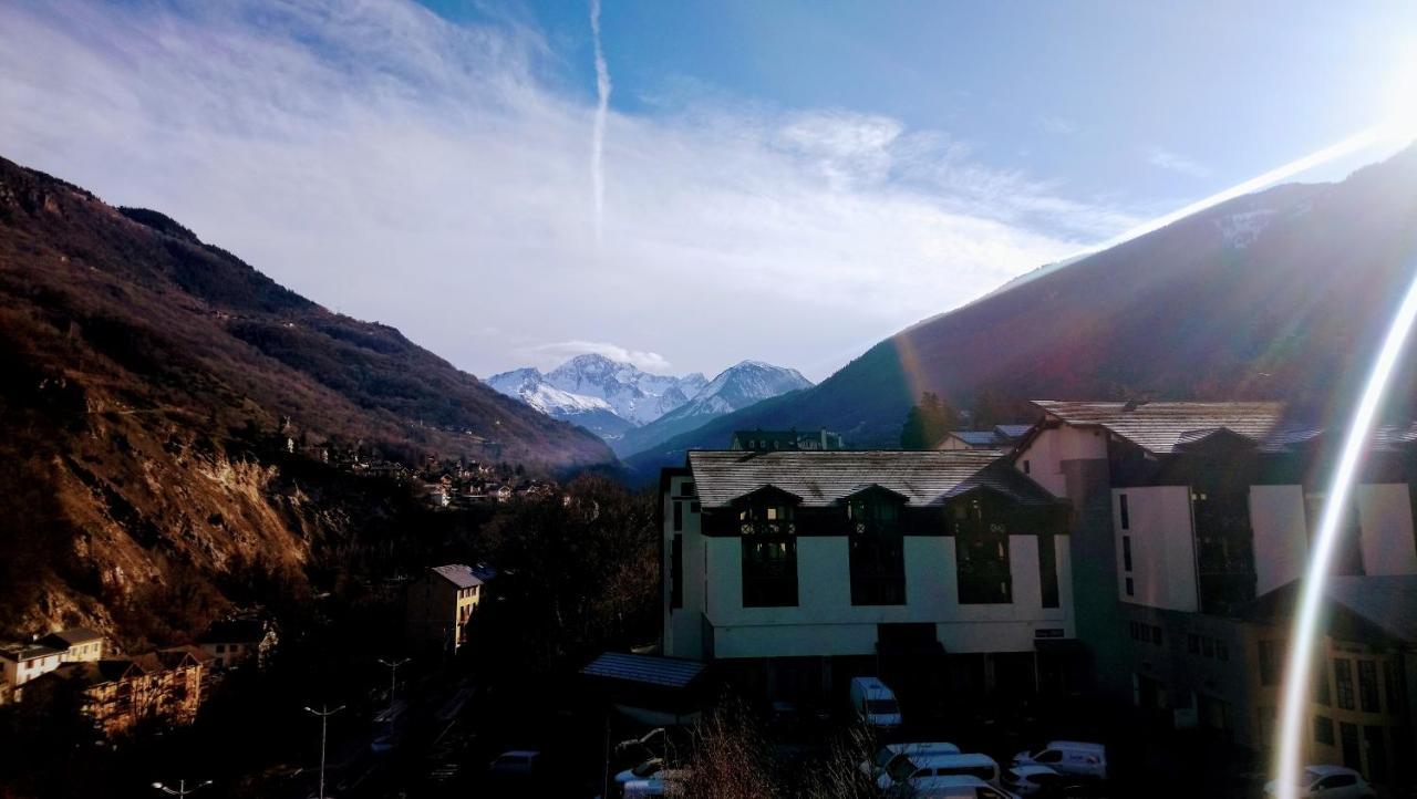 Grand Studio Tout Confort Pour 4 Personnes Brides-les-Bains Buitenkant foto